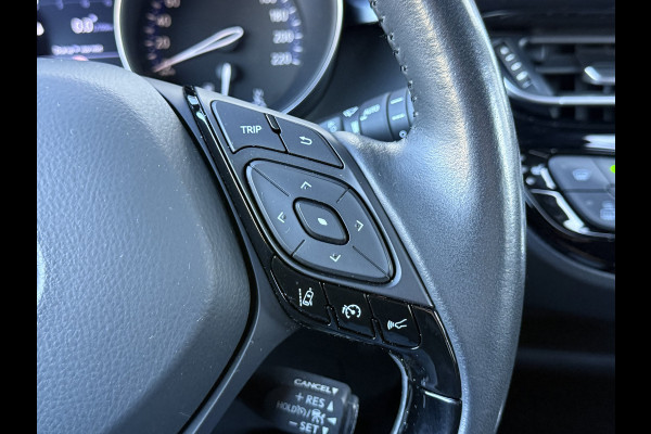 Toyota C-HR 1.8 Hybrid Team D | CarPlay | ACC | Camera | Keyless | 18 inch