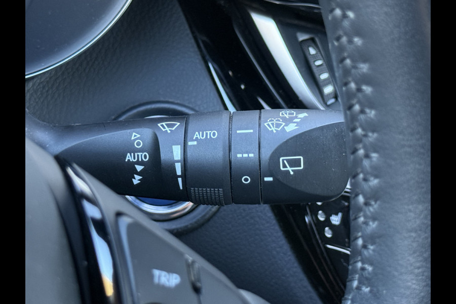 Toyota C-HR 1.8 Hybrid Team D | CarPlay | ACC | Camera | Keyless | 18 inch