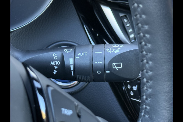 Toyota C-HR 1.8 Hybrid Team D | CarPlay | ACC | Camera | Keyless | 18 inch