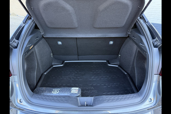 Toyota C-HR 1.8 Hybrid Team D | CarPlay | ACC | Camera | Keyless | 18 inch