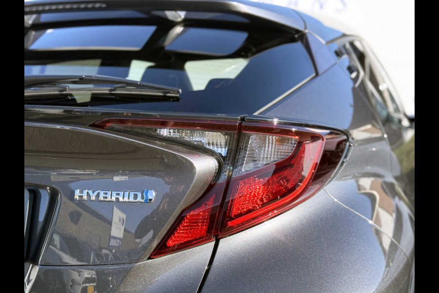 Toyota C-HR 1.8 Hybrid Team D | CarPlay | ACC | Camera | Keyless | 18 inch