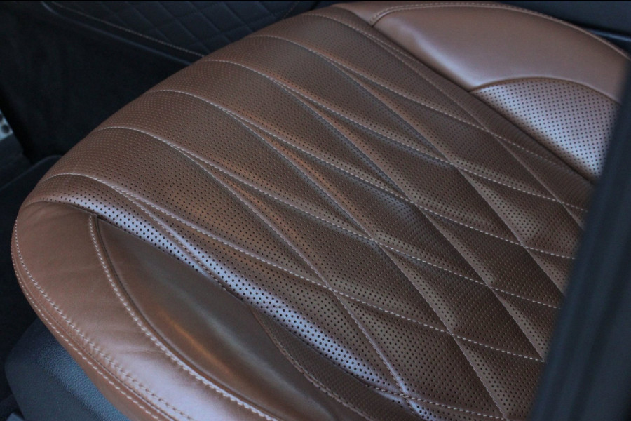 Mercedes-Benz G-Klasse 63 / BURMESTER / INCL. BTW / PANO-DAK / G-MANUFAKTUR / STOELMASSAGE / FULL / DISTRONIC / TREKHAAK / 360 CAM