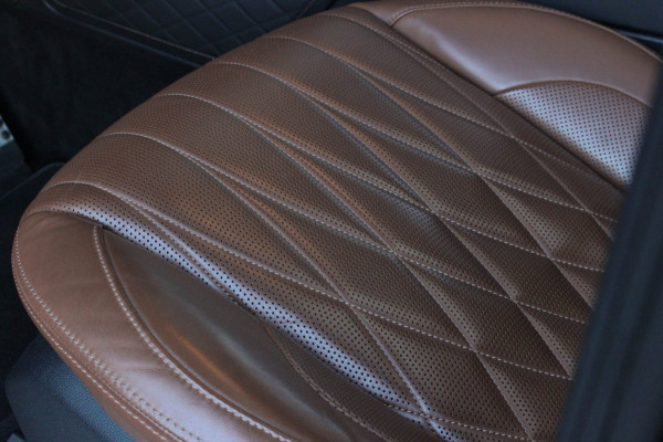 Mercedes-Benz G-Klasse 63 / BURMESTER / INCL. BTW / PANO-DAK / G-MANUFAKTUR / STOELMASSAGE / FULL / DISTRONIC / TREKHAAK / 360 CAM