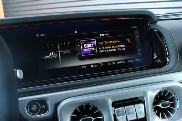 Mercedes-Benz G-Klasse 63 / BURMESTER / INCL. BTW / PANO-DAK / G-MANUFAKTUR / STOELMASSAGE / FULL / DISTRONIC / TREKHAAK / 360 CAM