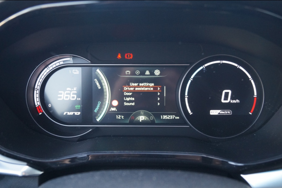 Kia e-Niro ExecutiveLine 64kWh -LEER-S.DAK-NAVI-ECC-CAM-