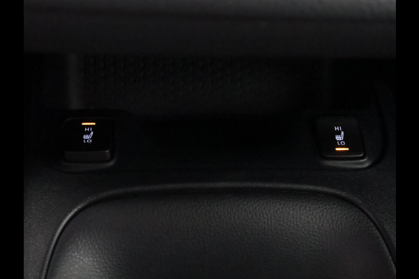 Toyota Corolla Touring Sports Hybrid 140 Business Bi-Tone PAS 25.228 KM!!!! STOEL -EN STUURVERWARMING . CAMERA . APPLE CARPLAY & ANDROID AUTO