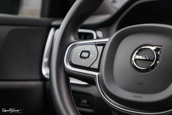 Volvo V60 2.0 T5 R-Design | Zwenkbare trekhaak | Memory | Cruise control | Apple carplay |