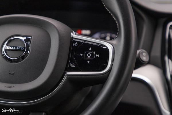 Volvo V60 2.0 T5 R-Design | Zwenkbare trekhaak | Memory | Cruise control | Apple carplay |