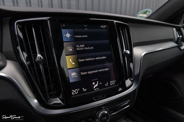 Volvo V60 2.0 T5 R-Design | Zwenkbare trekhaak | Memory | Cruise control | Apple carplay |