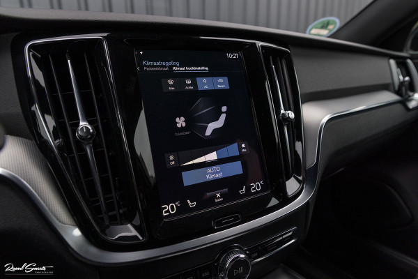 Volvo V60 2.0 T5 R-Design | Zwenkbare trekhaak | Memory | Cruise control | Apple carplay |