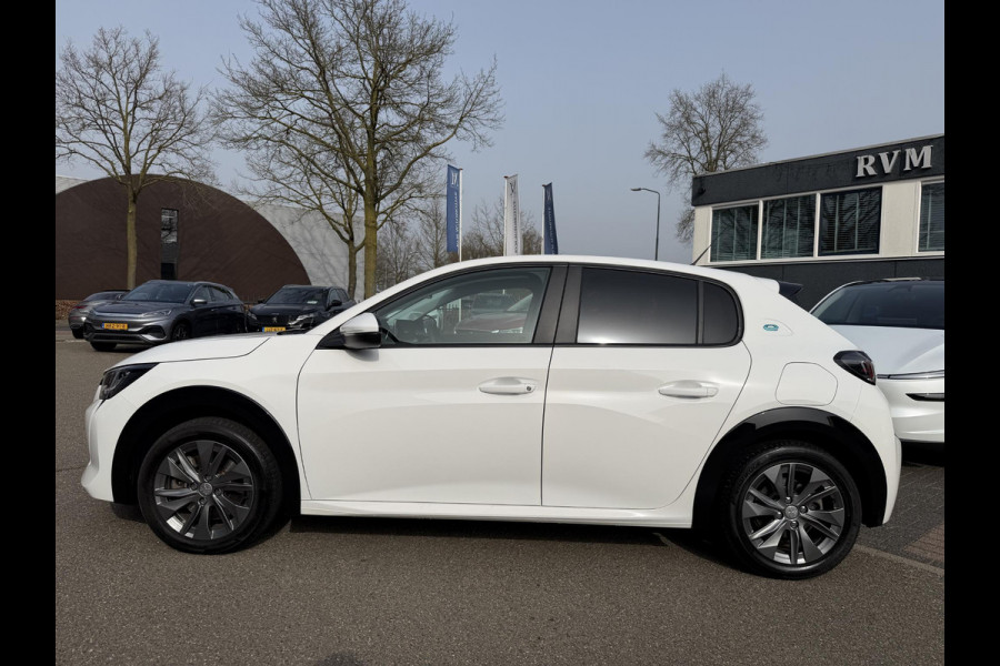 Peugeot e-208 EV Active Pack 50 kWh SOH 89% | 3 FASE LADER | WARMTEPOMP | STOELVERWARMING | PEUGEOT DEALER ONDERHOUDEN | ALL SEASON BANDEN | NAVI BY APPLE CARPLAY | RIJKLAAR GELEVERD MET 12 MND BOVAG GARANTIE