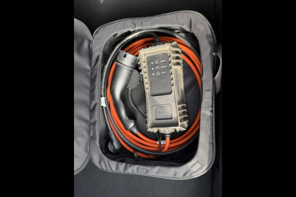 Peugeot e-208 EV Active Pack 50 kWh SOH 89% | 3 FASE LADER | WARMTEPOMP | STOELVERWARMING | PEUGEOT DEALER ONDERHOUDEN | ALL SEASON BANDEN | NAVI BY APPLE CARPLAY | RIJKLAAR GELEVERD MET 12 MND BOVAG GARANTIE