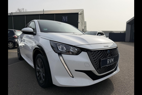 Peugeot e-208 EV Active Pack 50 kWh SOH 89% | 3 FASE LADER | WARMTEPOMP | STOELVERWARMING | PEUGEOT DEALER ONDERHOUDEN | ALL SEASON BANDEN | NAVI BY APPLE CARPLAY | RIJKLAAR GELEVERD MET 12 MND BOVAG GARANTIE