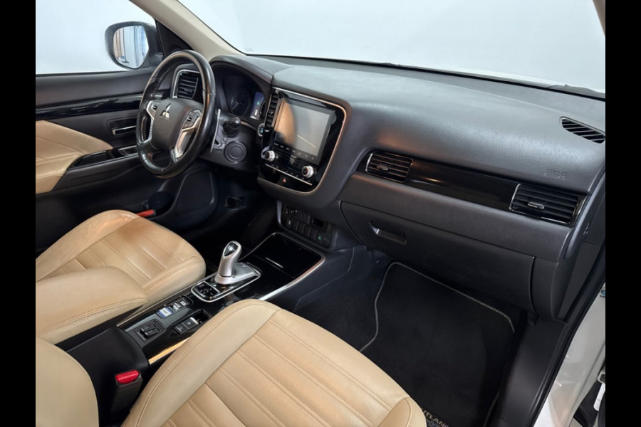 Mitsubishi Outlander 2.4 PHEV Pure+ Leer / Trekhaak / Side skirts
