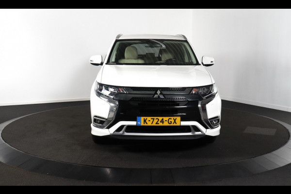 Mitsubishi Outlander 2.4 PHEV Pure+ Leer / Trekhaak / Side skirts