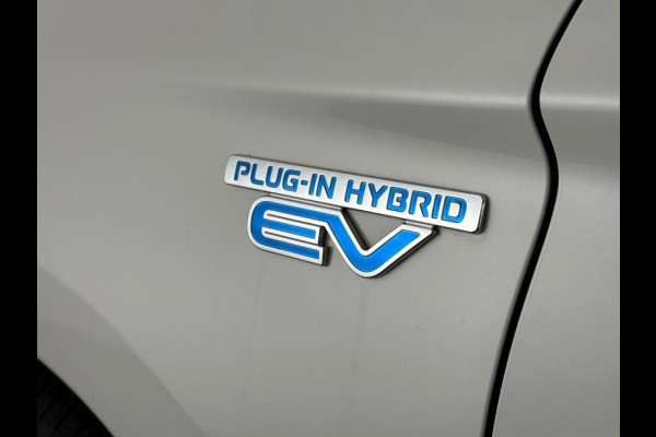 Mitsubishi Outlander 2.4 PHEV Pure+ Leer / Trekhaak / Side skirts