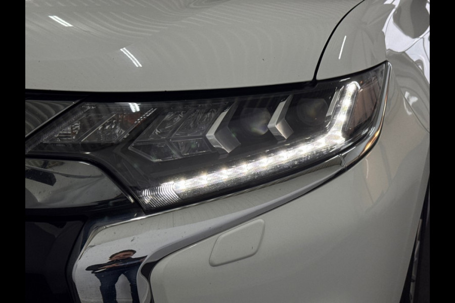 Mitsubishi Outlander 2.4 PHEV Pure+ Leer / Trekhaak / Side skirts