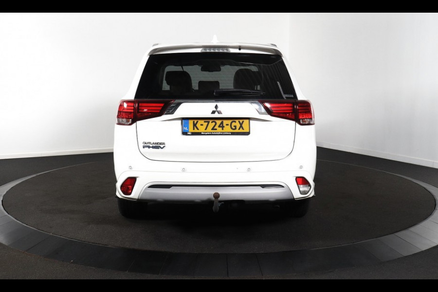 Mitsubishi Outlander 2.4 PHEV Pure+ Leer / Trekhaak / Side skirts