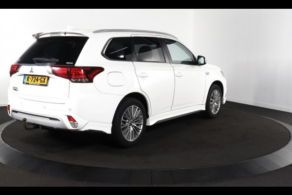 Mitsubishi Outlander 2.4 PHEV Pure+ Leer / Trekhaak / Side skirts