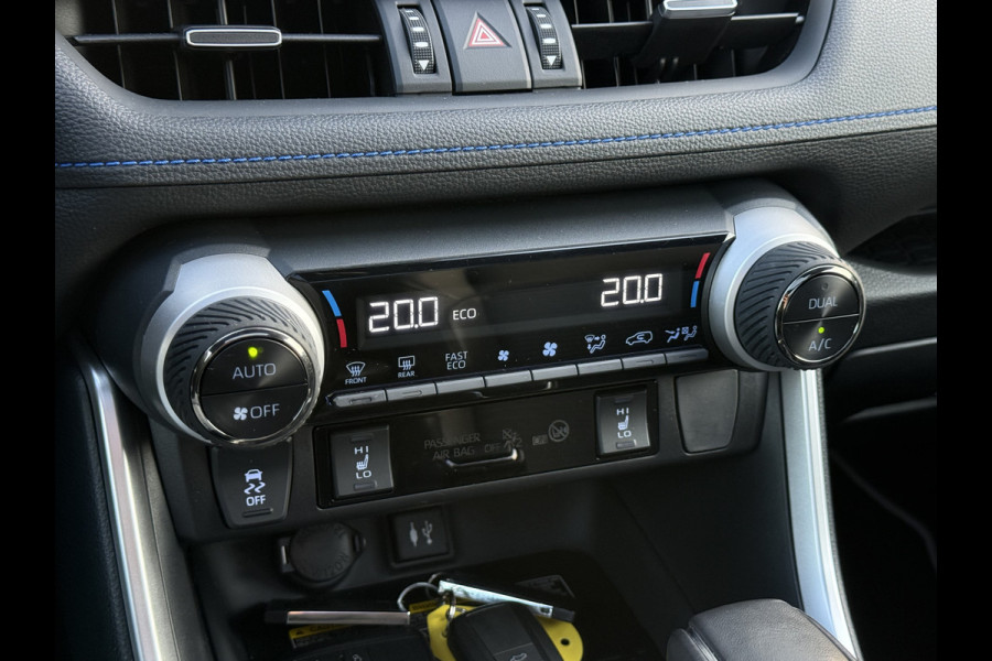 Toyota RAV4 2.5 Hybrid AWD Bi-Tone | Trekhaak | Pano | JBL | Keyless | 360* Camera