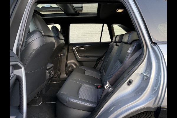 Toyota RAV4 2.5 Hybrid AWD Bi-Tone | Trekhaak | Pano | JBL | Keyless | 360* Camera