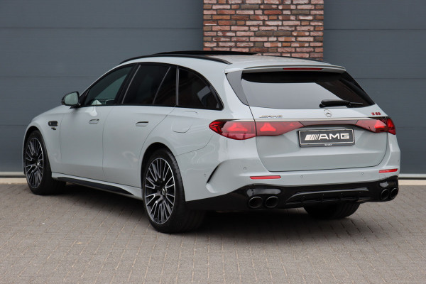 Mercedes-Benz E-Klasse Estate AMG 53 4MATIC+ Premium+ | Hyperscreen | Achterasbesturing | Distronic+ | Stoelventilatie | Trekhaak | 3D-Display | Panoramadak | Digital Light | Burmester | HUD |
