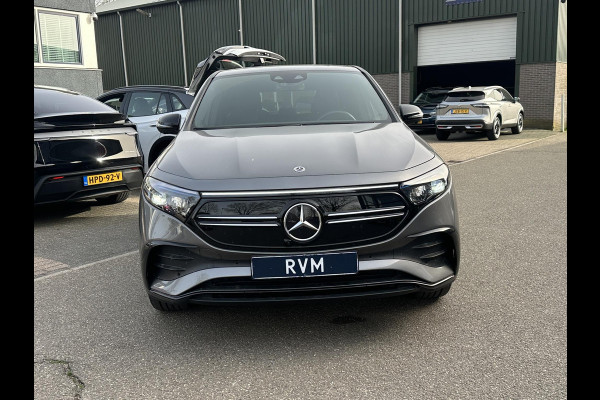 Mercedes-Benz EQA 250+ AMG Line 71 kWh SOH 98% | 15.000 KM !! UNIEKE KM-STAND | BOMVOLLE AUTO| | ELEKTRISCHE STOELEN MET GEHEUGEN | SFEERVERLICHTING | ELEKTRISCHE TREKHAAK | 360 CAMERA | RIJKLAAR GELEVERD MET 12 MND BOVAG GARANTIE