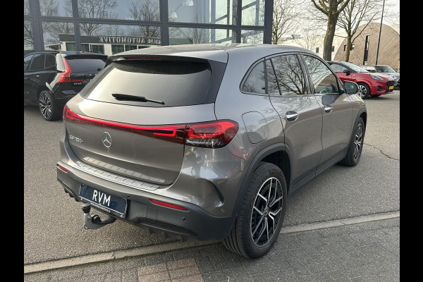 Mercedes-Benz EQA 250+ AMG Line 71 kWh SOH 98% | 15.000 KM !! UNIEKE KM-STAND | BOMVOLLE AUTO| | ELEKTRISCHE STOELEN MET GEHEUGEN | SFEERVERLICHTING | ELEKTRISCHE TREKHAAK | 360 CAMERA | RIJKLAAR GELEVERD MET 12 MND BOVAG GARANTIE