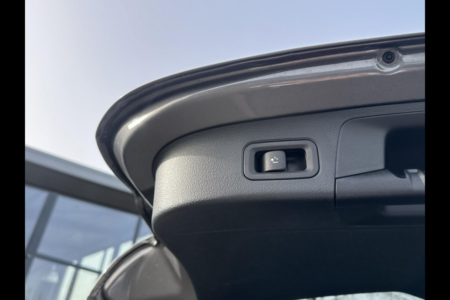 Mercedes-Benz EQA 250+ AMG Line 71 kWh SOH 98% | 15.000 KM !! UNIEKE KM-STAND | BOMVOLLE AUTO| | ELEKTRISCHE STOELEN MET GEHEUGEN | SFEERVERLICHTING | ELEKTRISCHE TREKHAAK | 360 CAMERA | RIJKLAAR GELEVERD MET 12 MND BOVAG GARANTIE