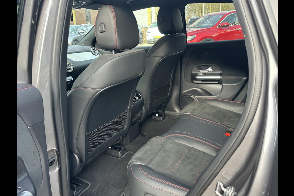 Mercedes-Benz EQA 250+ AMG Line 71 kWh SOH 98% | 15.000 KM !! UNIEKE KM-STAND | BOMVOLLE AUTO| | ELEKTRISCHE STOELEN MET GEHEUGEN | SFEERVERLICHTING | ELEKTRISCHE TREKHAAK | 360 CAMERA | RIJKLAAR GELEVERD MET 12 MND BOVAG GARANTIE