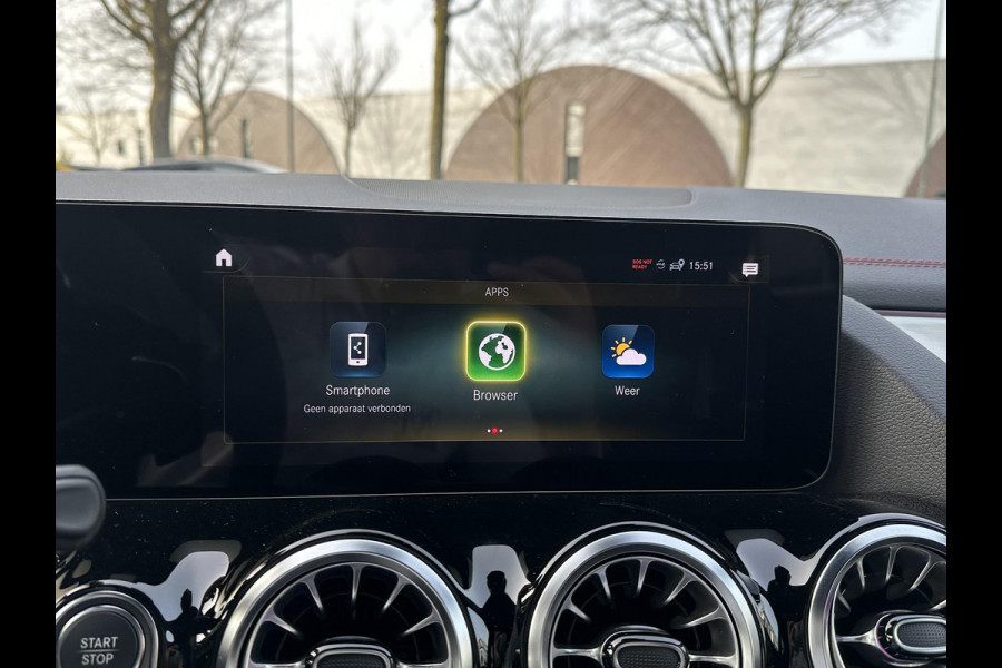 Mercedes-Benz EQA 250+ AMG Line 71 kWh SOH 98% | 15.000 KM !! UNIEKE KM-STAND | BOMVOLLE AUTO| | ELEKTRISCHE STOELEN MET GEHEUGEN | SFEERVERLICHTING | ELEKTRISCHE TREKHAAK | 360 CAMERA | RIJKLAAR GELEVERD MET 12 MND BOVAG GARANTIE