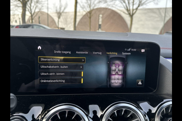 Mercedes-Benz EQA 250+ AMG Line 71 kWh SOH 98% | 15.000 KM !! UNIEKE KM-STAND | BOMVOLLE AUTO| | ELEKTRISCHE STOELEN MET GEHEUGEN | SFEERVERLICHTING | ELEKTRISCHE TREKHAAK | 360 CAMERA | RIJKLAAR GELEVERD MET 12 MND BOVAG GARANTIE