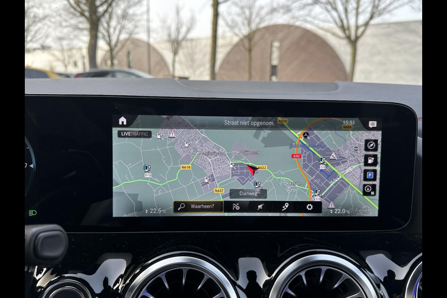 Mercedes-Benz EQA 250+ AMG Line 71 kWh SOH 98% | 15.000 KM !! UNIEKE KM-STAND | BOMVOLLE AUTO| | ELEKTRISCHE STOELEN MET GEHEUGEN | SFEERVERLICHTING | ELEKTRISCHE TREKHAAK | 360 CAMERA | RIJKLAAR GELEVERD MET 12 MND BOVAG GARANTIE