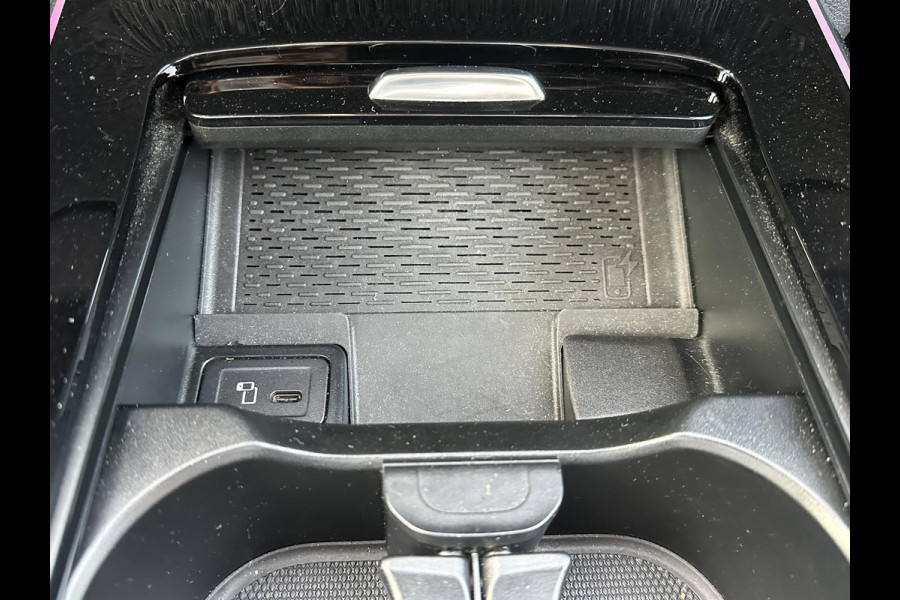 Mercedes-Benz EQA 250+ AMG Line 71 kWh SOH 98% | 15.000 KM !! UNIEKE KM-STAND | BOMVOLLE AUTO| | ELEKTRISCHE STOELEN MET GEHEUGEN | SFEERVERLICHTING | ELEKTRISCHE TREKHAAK | 360 CAMERA | RIJKLAAR GELEVERD MET 12 MND BOVAG GARANTIE