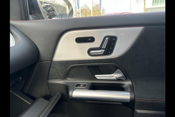 Mercedes-Benz EQA 250+ AMG Line 71 kWh SOH 98% | 15.000 KM !! UNIEKE KM-STAND | BOMVOLLE AUTO| | ELEKTRISCHE STOELEN MET GEHEUGEN | SFEERVERLICHTING | ELEKTRISCHE TREKHAAK | 360 CAMERA | RIJKLAAR GELEVERD MET 12 MND BOVAG GARANTIE