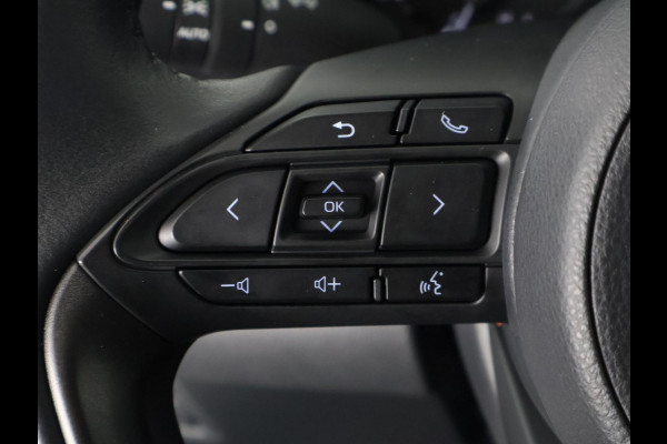 Toyota Yaris 1.5 Hybrid Active Sport | Apple Carplay & AndroidAUTO | 15"Lichtmetalen velgen | Privacy Glass |