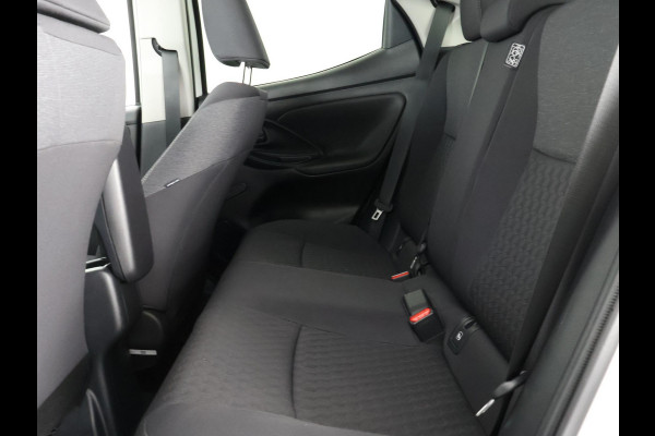 Toyota Yaris 1.5 Hybrid Active Sport | Apple Carplay & AndroidAUTO | 15"Lichtmetalen velgen | Privacy Glass |