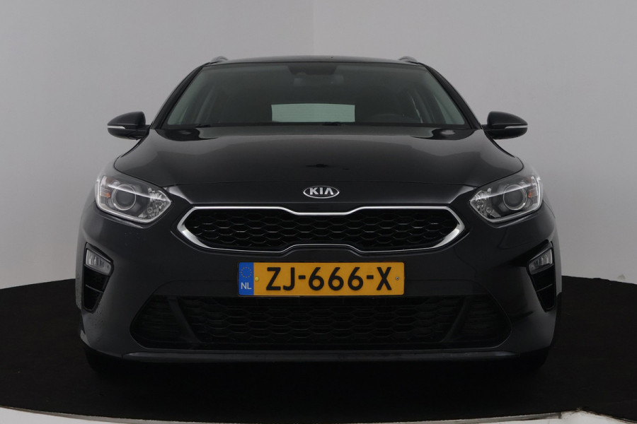 Kia Ceed Sportswagon 1.0 T-GDi DynamicLine (TREKHAAK, SENSOREN, CARPLAY, LANE-ASSIST, CRUISE CONTROL, NAVIGATIE)