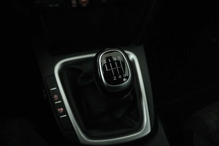 Kia Ceed Sportswagon 1.0 T-GDi DynamicLine (TREKHAAK, SENSOREN, CARPLAY, LANE-ASSIST, CRUISE CONTROL, NAVIGATIE)