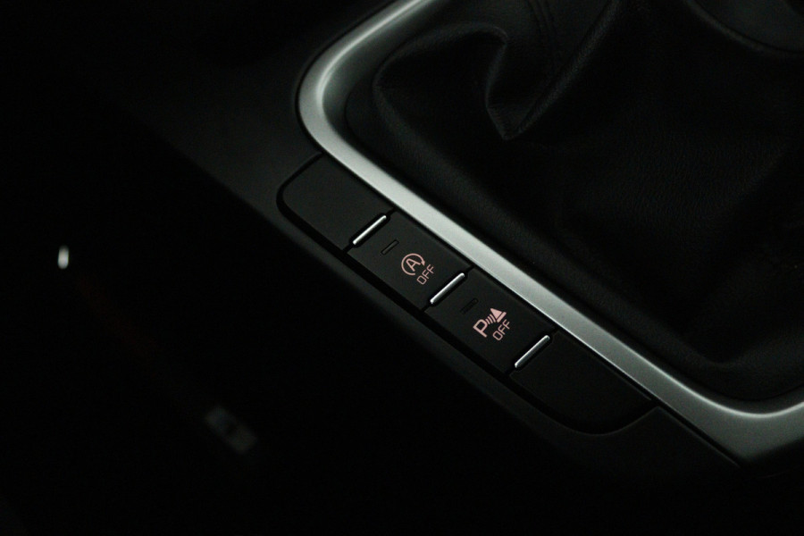 Kia Ceed Sportswagon 1.0 T-GDi DynamicLine (TREKHAAK, SENSOREN, CARPLAY, LANE-ASSIST, CRUISE CONTROL, NAVIGATIE)