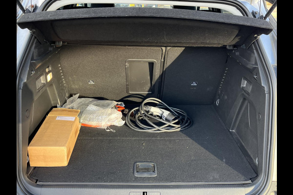 Peugeot 3008 1.6 HYbrid 225 Allure Pack Business VAN €25.900,- NU VOOR SLECHTS €22.877,- Uw LENTEVOORDEEL €3.023,- |15.000 KM | UNIEKE KM-STAND | PLUG-IN HYBRIDE | PANORAMADAK | FOCAL AUDIO | ADAPTIEVE CRUISE | LEREN BEKLEDING | RIJKLAAR GELEVERD INCL. 12 MND BOVAG GARANTIE