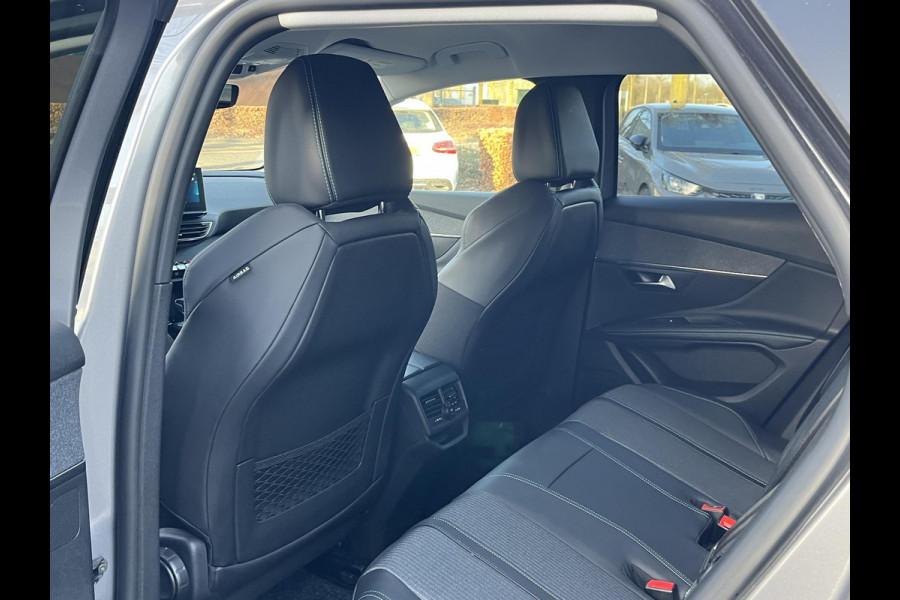 Peugeot 3008 1.6 HYbrid 225 Allure Pack Business VAN €25.900,- NU VOOR SLECHTS €22.877,- Uw LENTEVOORDEEL €3.023,- |15.000 KM | UNIEKE KM-STAND | PLUG-IN HYBRIDE | PANORAMADAK | FOCAL AUDIO | ADAPTIEVE CRUISE | LEREN BEKLEDING | RIJKLAAR GELEVERD INCL. 12 MND BOVAG GARANTIE