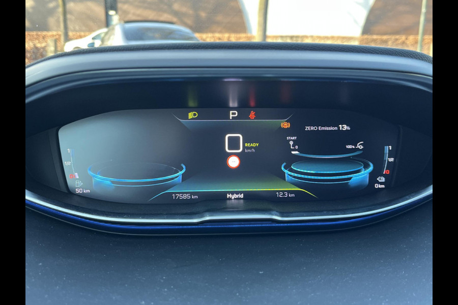 Peugeot 3008 1.6 HYbrid 225 Allure Pack Business VAN €25.900,- NU VOOR SLECHTS €22.877,- Uw LENTEVOORDEEL €3.023,- |15.000 KM | UNIEKE KM-STAND | PLUG-IN HYBRIDE | PANORAMADAK | FOCAL AUDIO | ADAPTIEVE CRUISE | LEREN BEKLEDING | RIJKLAAR GELEVERD INCL. 12 MND BOVAG GARANTIE