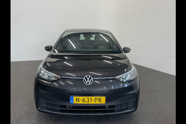 Volkswagen ID.3 Pro 58 kWh Navigatie Apple Carplay/Android Auto Parkeersensoren Adaptive Cruise Control Stoel- en stuurverwarming Lichtmetalen velgen Climate Control