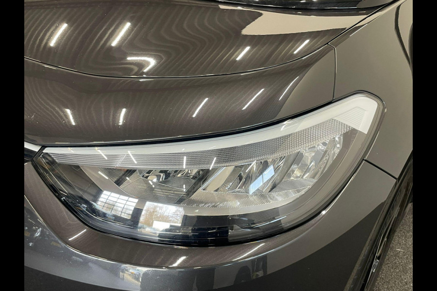 Volkswagen ID.3 Pro 58 kWh Navigatie Apple Carplay/Android Auto Parkeersensoren Adaptive Cruise Control Stoel- en stuurverwarming Lichtmetalen velgen Climate Control