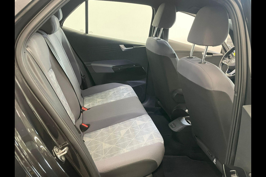 Volkswagen ID.3 Pro 58 kWh Navigatie Apple Carplay/Android Auto Parkeersensoren Adaptive Cruise Control Stoel- en stuurverwarming Lichtmetalen velgen Climate Control