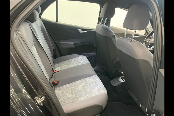 Volkswagen ID.3 Pro 58 kWh Navigatie Apple Carplay/Android Auto Parkeersensoren Adaptive Cruise Control Stoel- en stuurverwarming Lichtmetalen velgen Climate Control