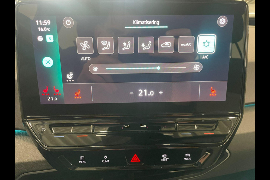 Volkswagen ID.3 Pro 58 kWh Navigatie Apple Carplay/Android Auto Parkeersensoren Adaptive Cruise Control Stoel- en stuurverwarming Lichtmetalen velgen Climate Control