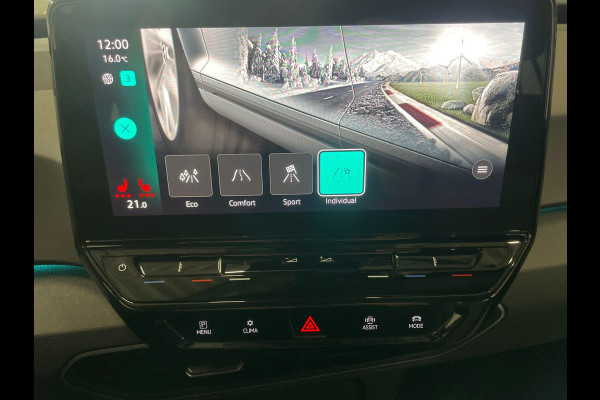 Volkswagen ID.3 Pro 58 kWh Navigatie Apple Carplay/Android Auto Parkeersensoren Adaptive Cruise Control Stoel- en stuurverwarming Lichtmetalen velgen Climate Control