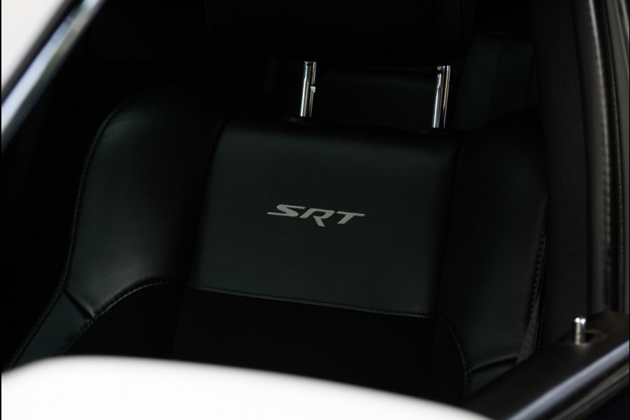 Jeep Grand Cherokee 6.4 Hemi SRT 3000km!! Carbon-Design SRT-Design-Paket Sportstoelen